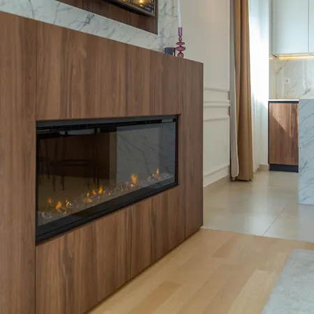 Luxury 2 Bedroom Near The Split